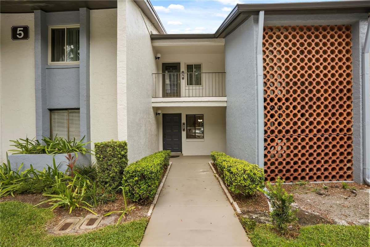 5 ESCONDIDO CIRCLE — photo 2 of 45