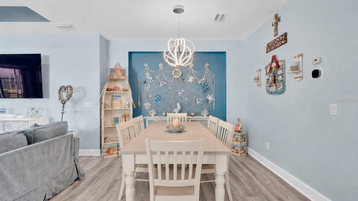 761 MARGARITAVILLE AVENUE — photo 15 of 45