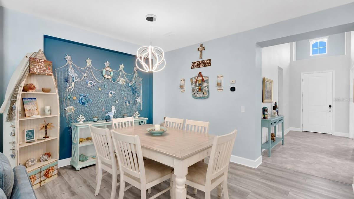 761 MARGARITAVILLE AVENUE — photo 14 of 45