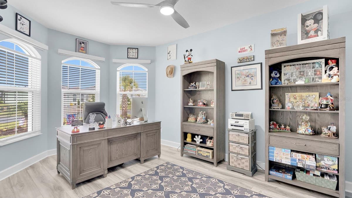 761 MARGARITAVILLE AVENUE — photo 8 of 45