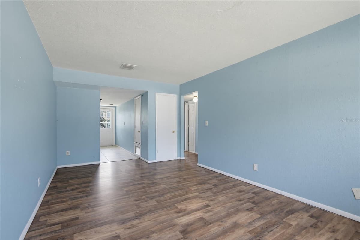 656 WILLIAMSBURG DRIVE — photo 16 of 21