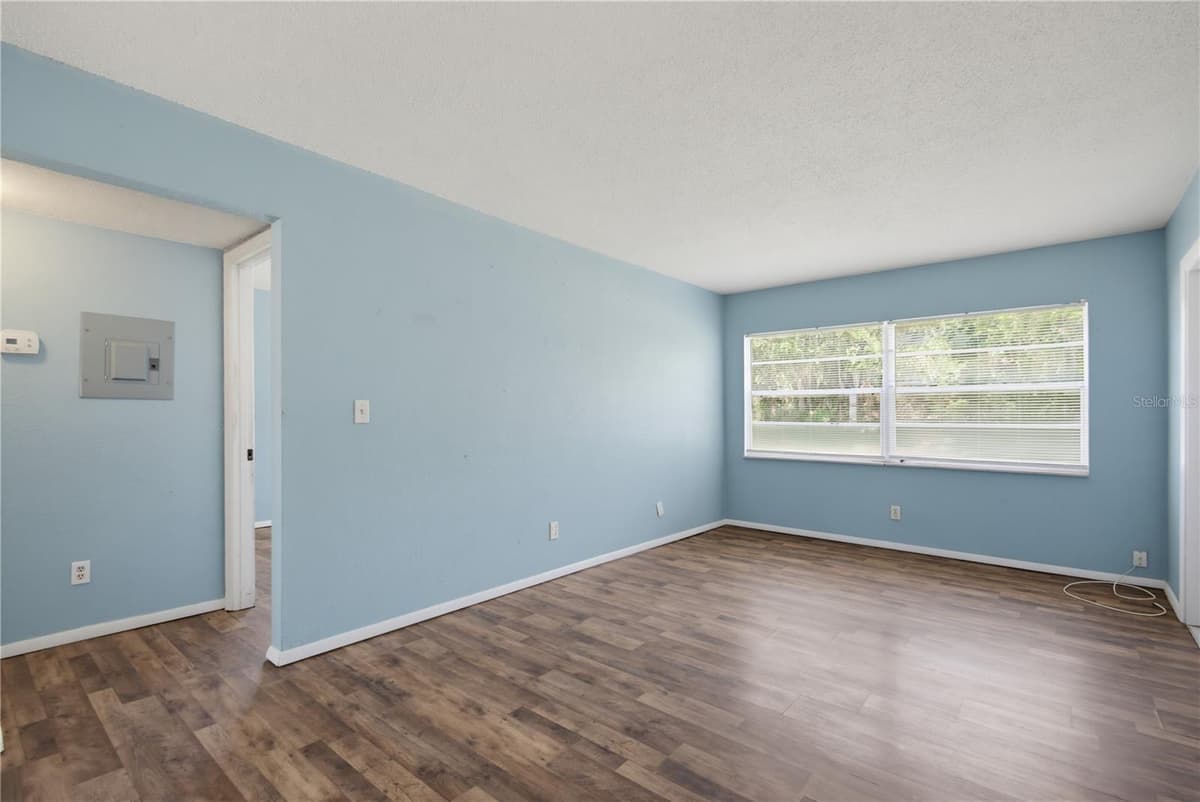 656 WILLIAMSBURG DRIVE — photo 15 of 21