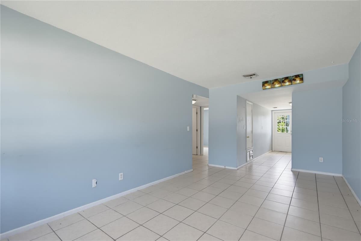 656 WILLIAMSBURG DRIVE — photo 11 of 21