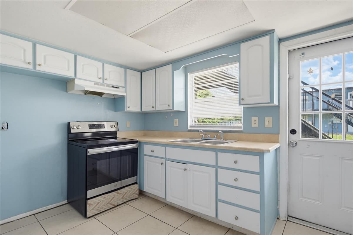 656 WILLIAMSBURG DRIVE — photo 18 of 21