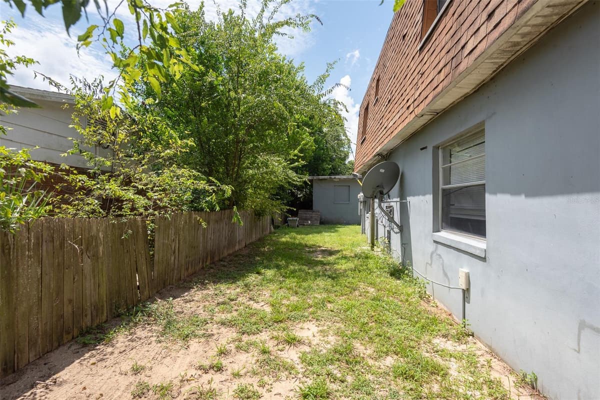 656 WILLIAMSBURG DRIVE — photo 5 of 21