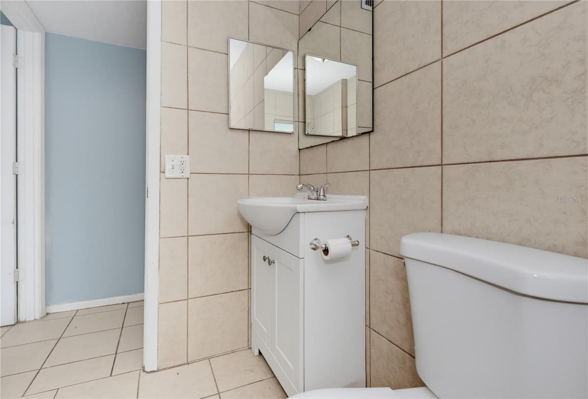 656 WILLIAMSBURG DRIVE — photo 14 of 21