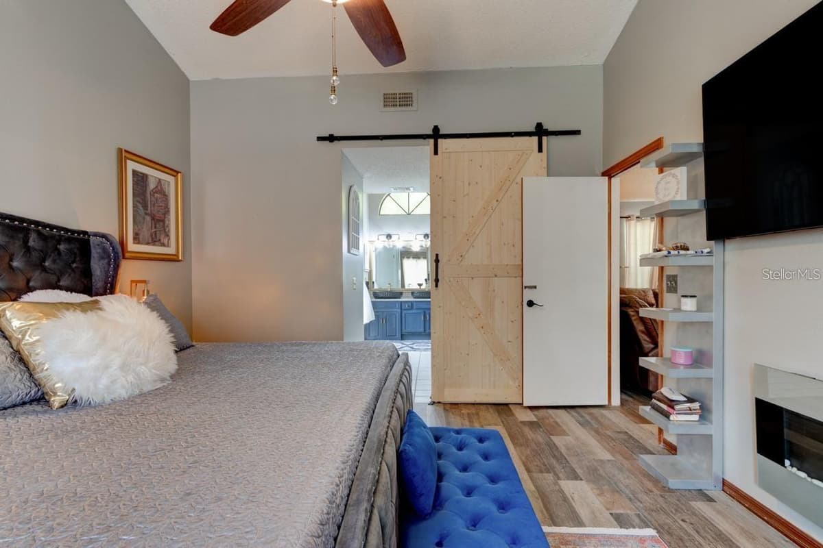 3237 NEWMARK DRIVE — photo 12 of 22