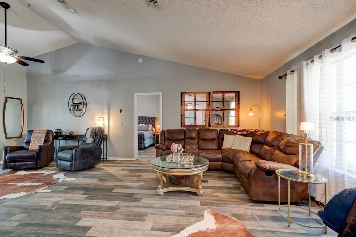 3237 NEWMARK DRIVE — photo 4 of 22