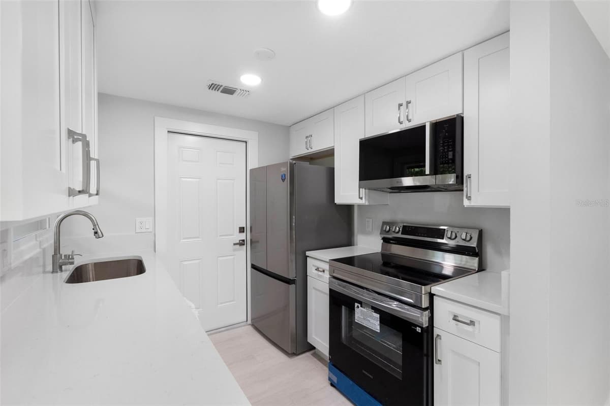 11478 92ND STREET — photo 14 of 31