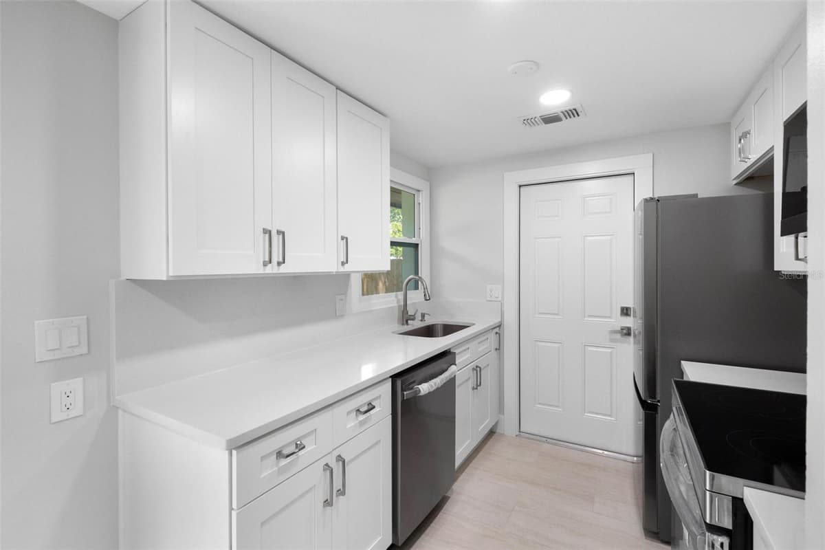 11478 92ND STREET — photo 13 of 31