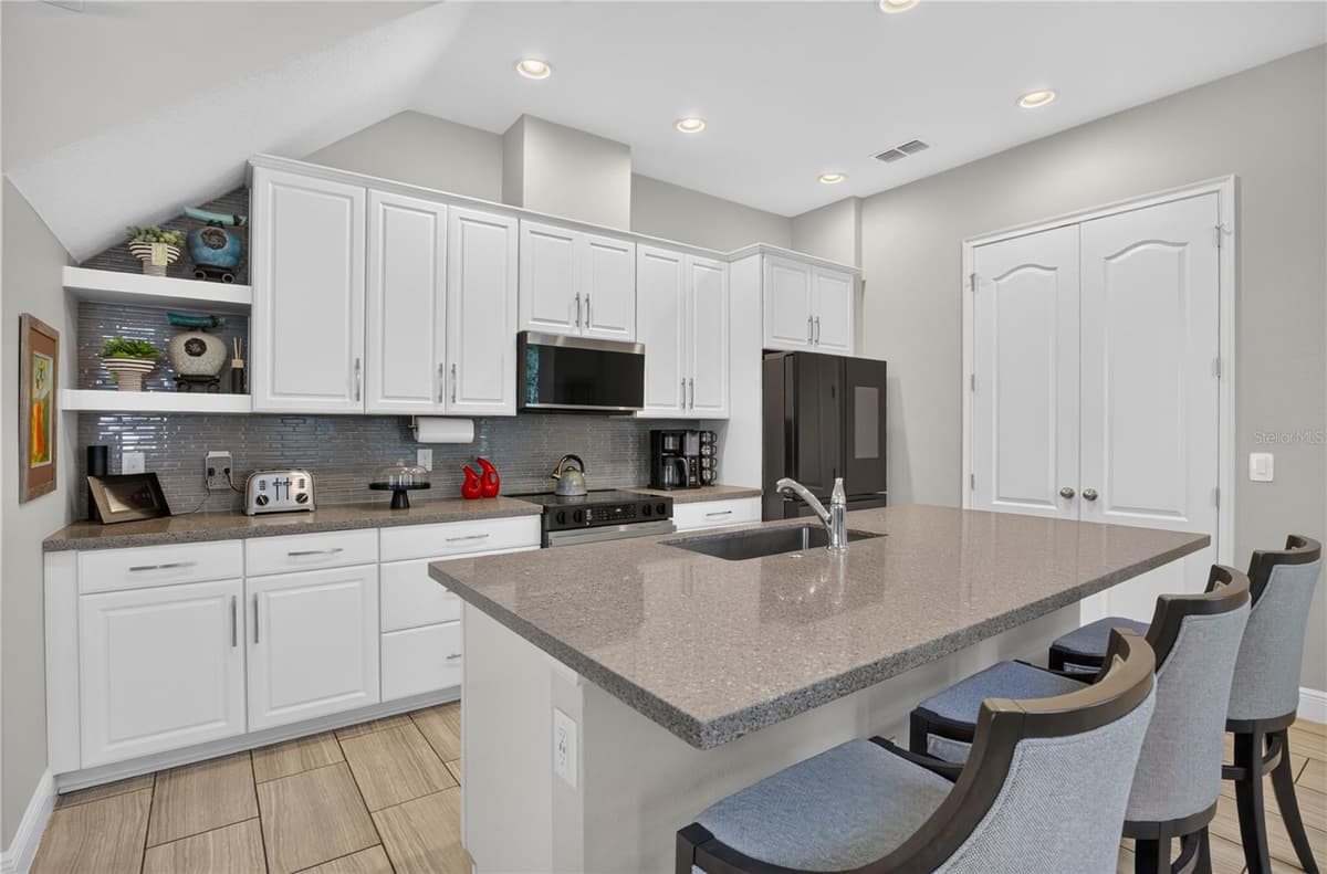 8163 UPPER PERSE CIRCLE — photo 12 of 27