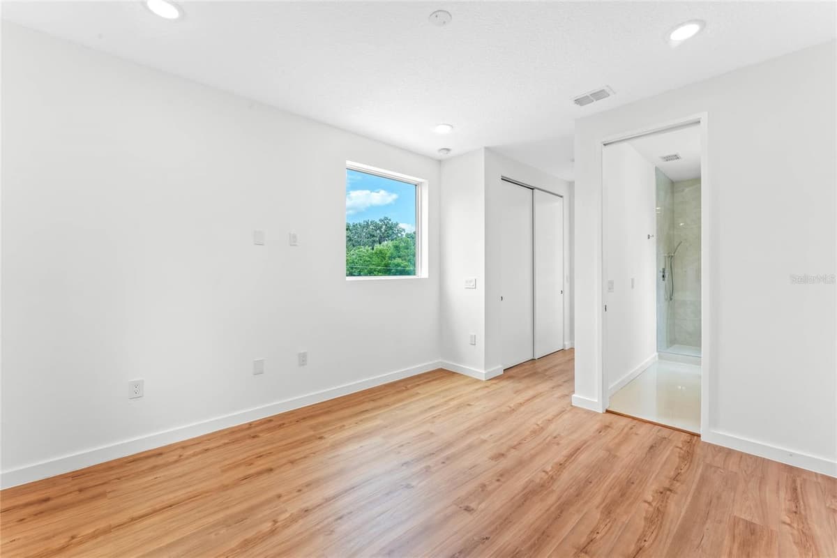 1320 ORCHID AVENUE — photo 13 of 33