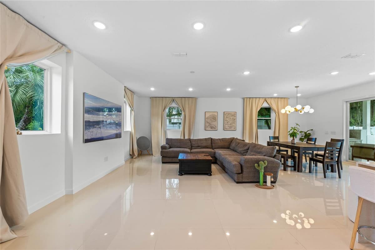 1320 ORCHID AVENUE — photo 8 of 33