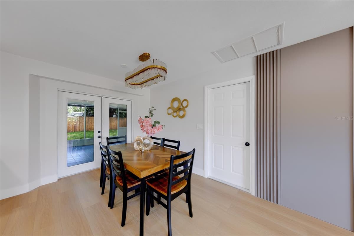 471 SIERRA CIRCLE — photo 10 of 79