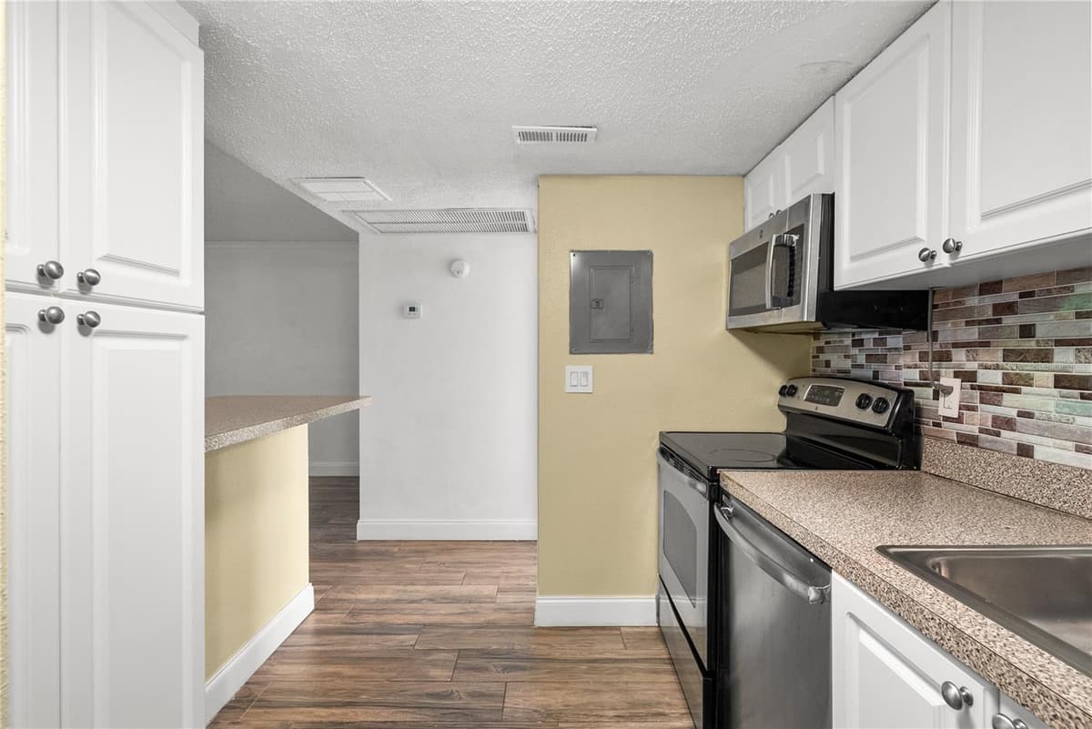 109 OYSTER BAY CIRCLE — photo 26 of 52