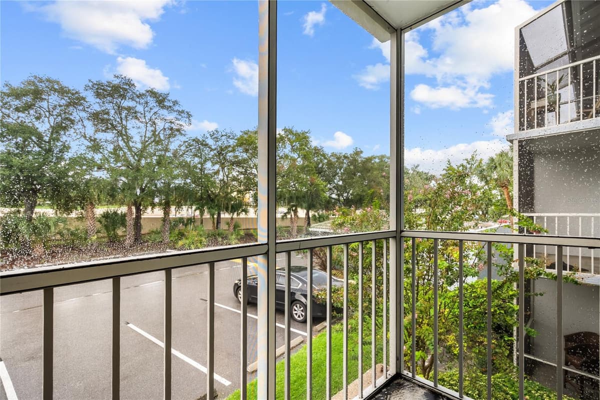 109 OYSTER BAY CIRCLE — photo 8 of 52