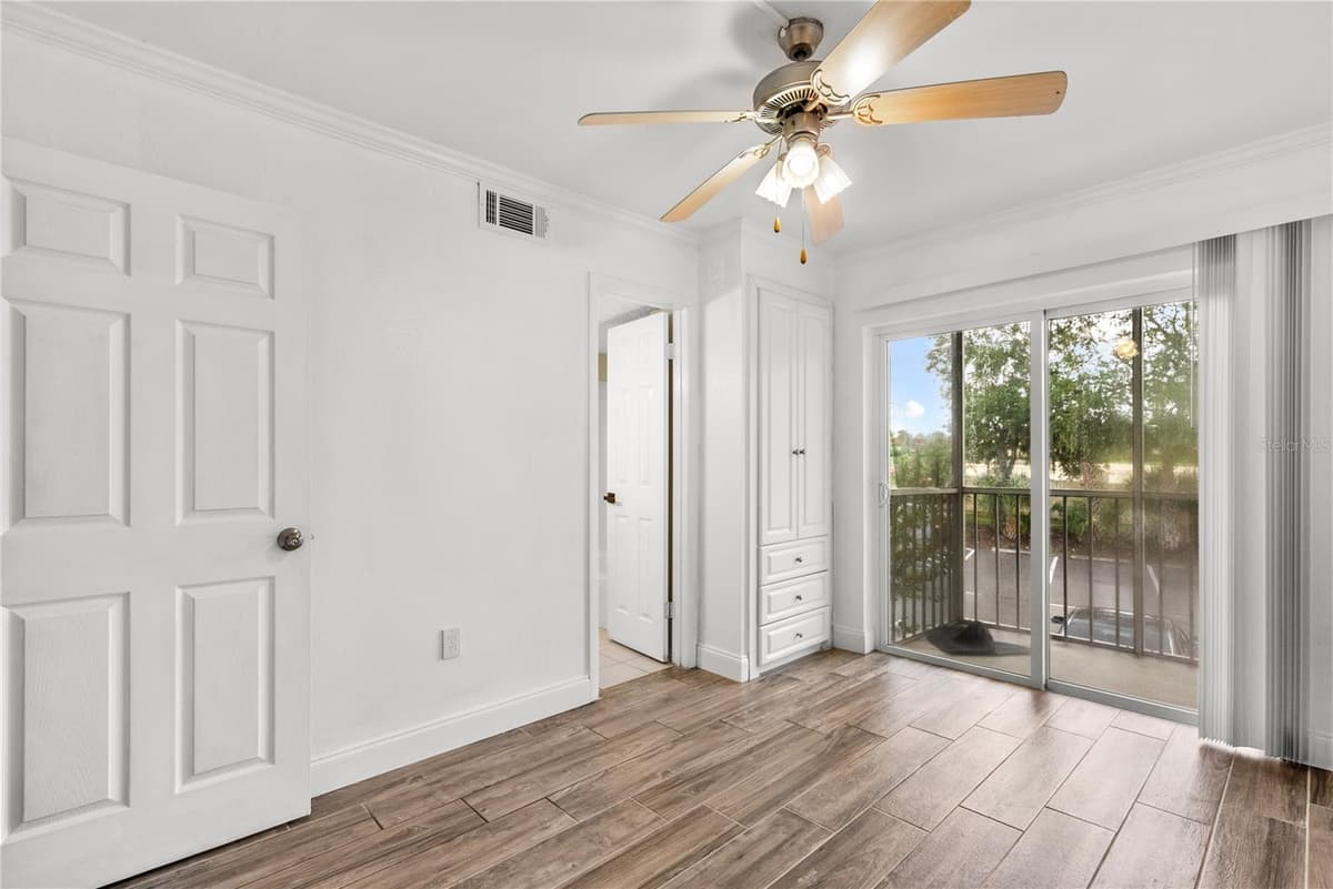 109 OYSTER BAY CIRCLE — photo 12 of 52