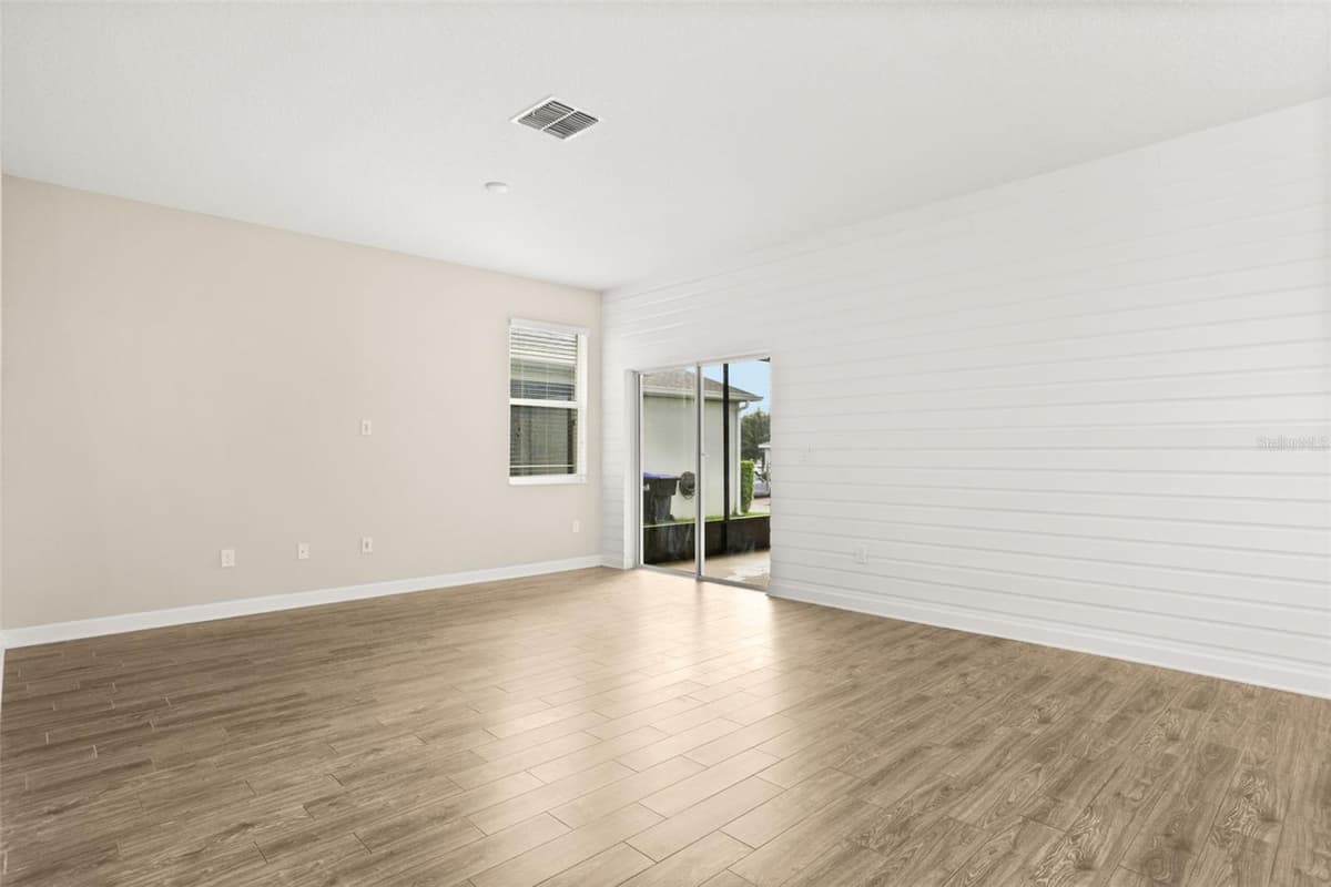 7608 SUMMERLAKE GROVES ST — photo 12 of 42