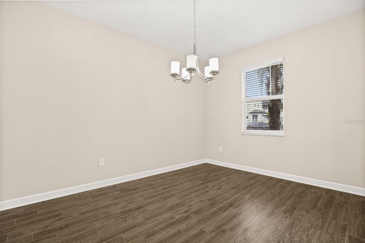 7608 SUMMERLAKE GROVES ST — photo 13 of 42