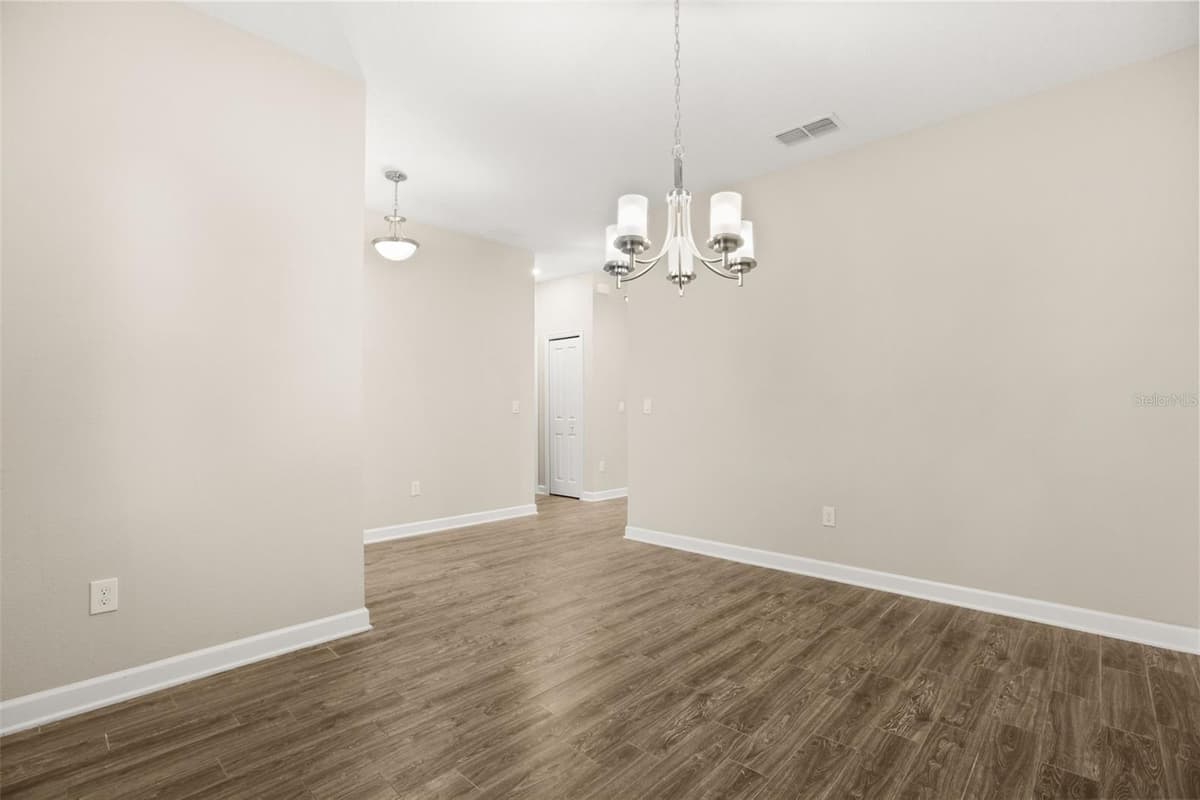 7608 SUMMERLAKE GROVES ST — photo 15 of 42