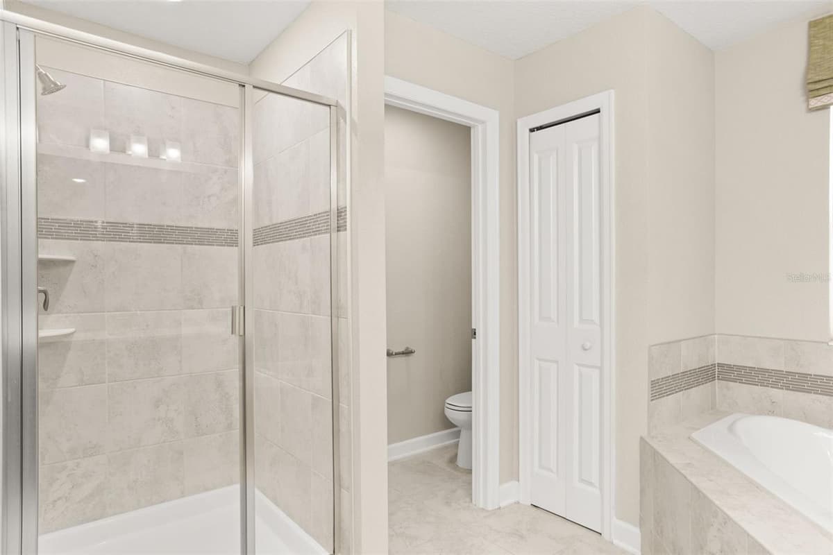 7608 SUMMERLAKE GROVES ST — photo 28 of 42