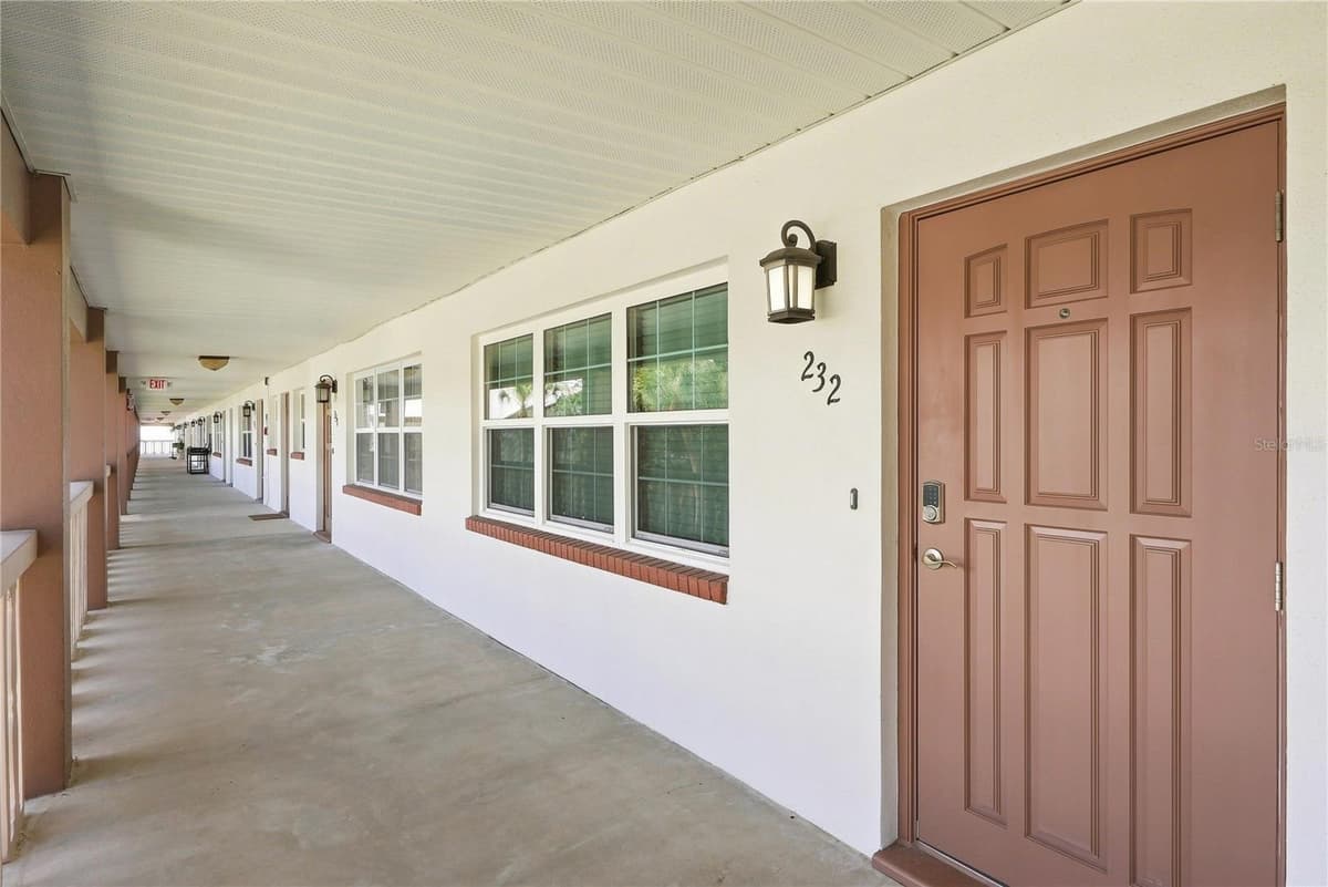650 PINELLAS POINT DRIVE — photo 5 of 38