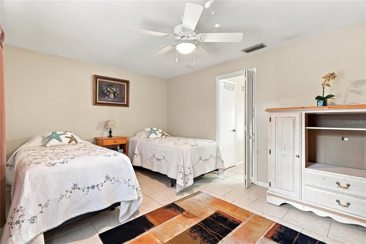 650 PINELLAS POINT DRIVE — photo 18 of 38