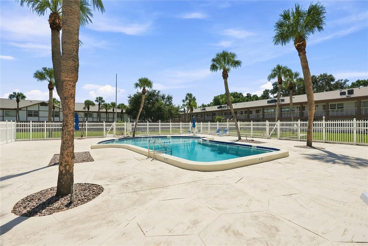 650 PINELLAS POINT DRIVE — photo 24 of 38