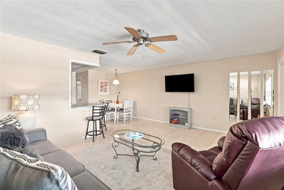 650 PINELLAS POINT DRIVE — photo 7 of 38