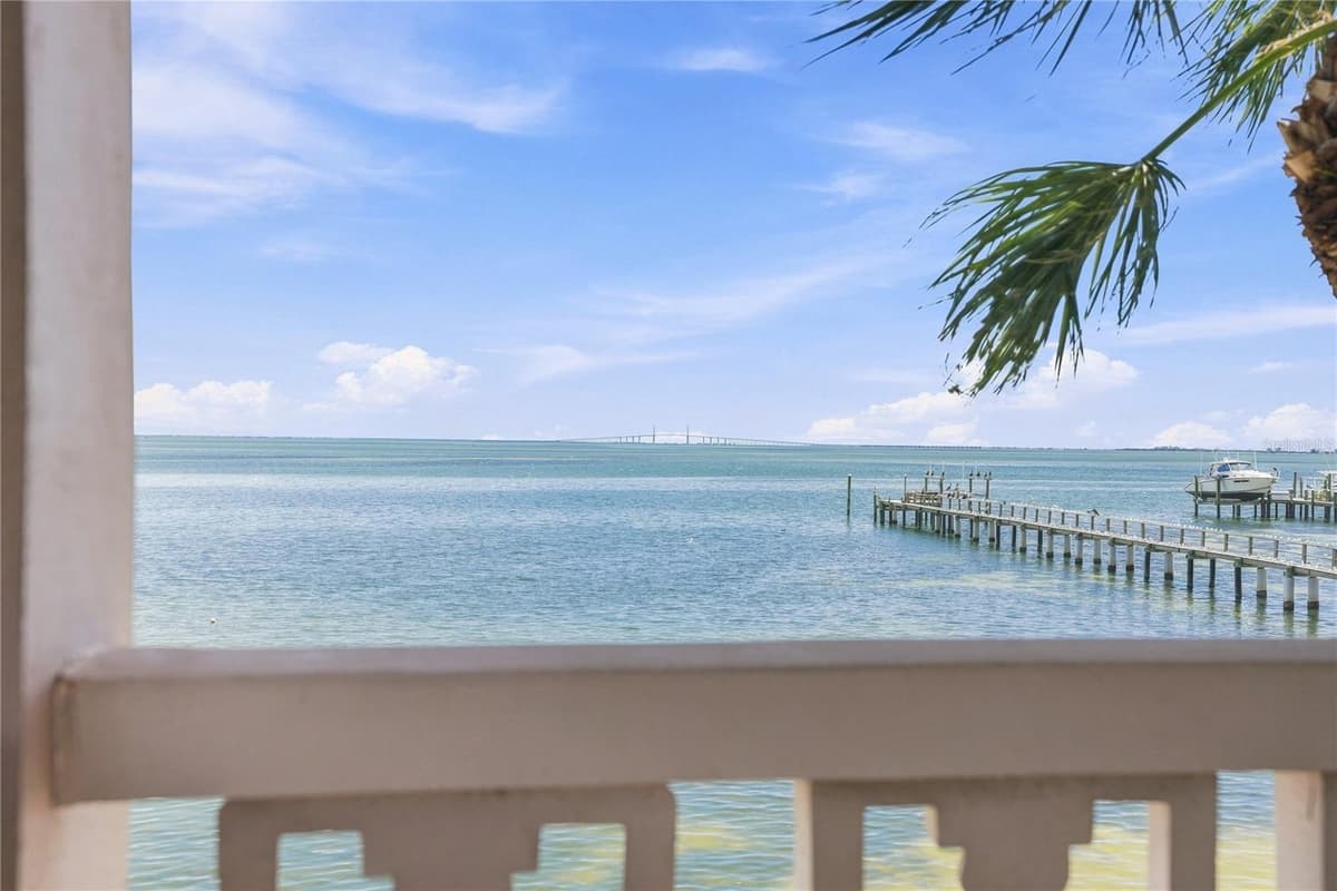 650 PINELLAS POINT DRIVE — photo 31 of 38