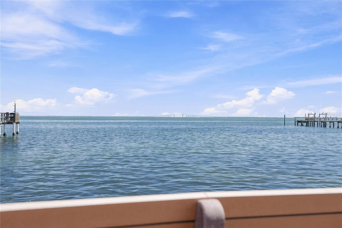 650 PINELLAS POINT DRIVE — photo 32 of 38