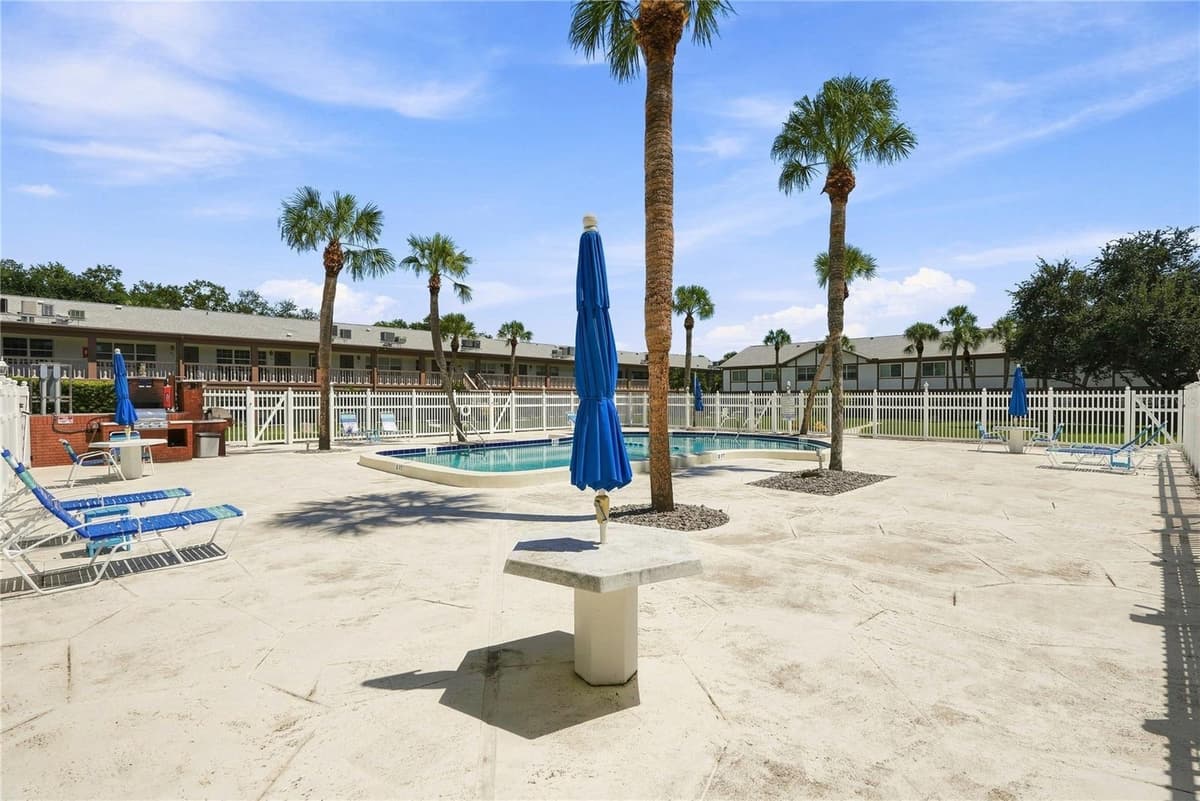650 PINELLAS POINT DRIVE — photo 26 of 38