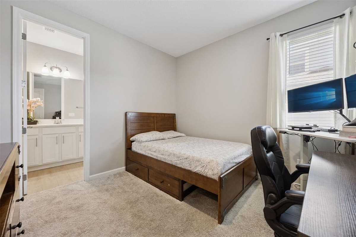 10053 SPRING LAKE DRIVE — photo 15 of 33