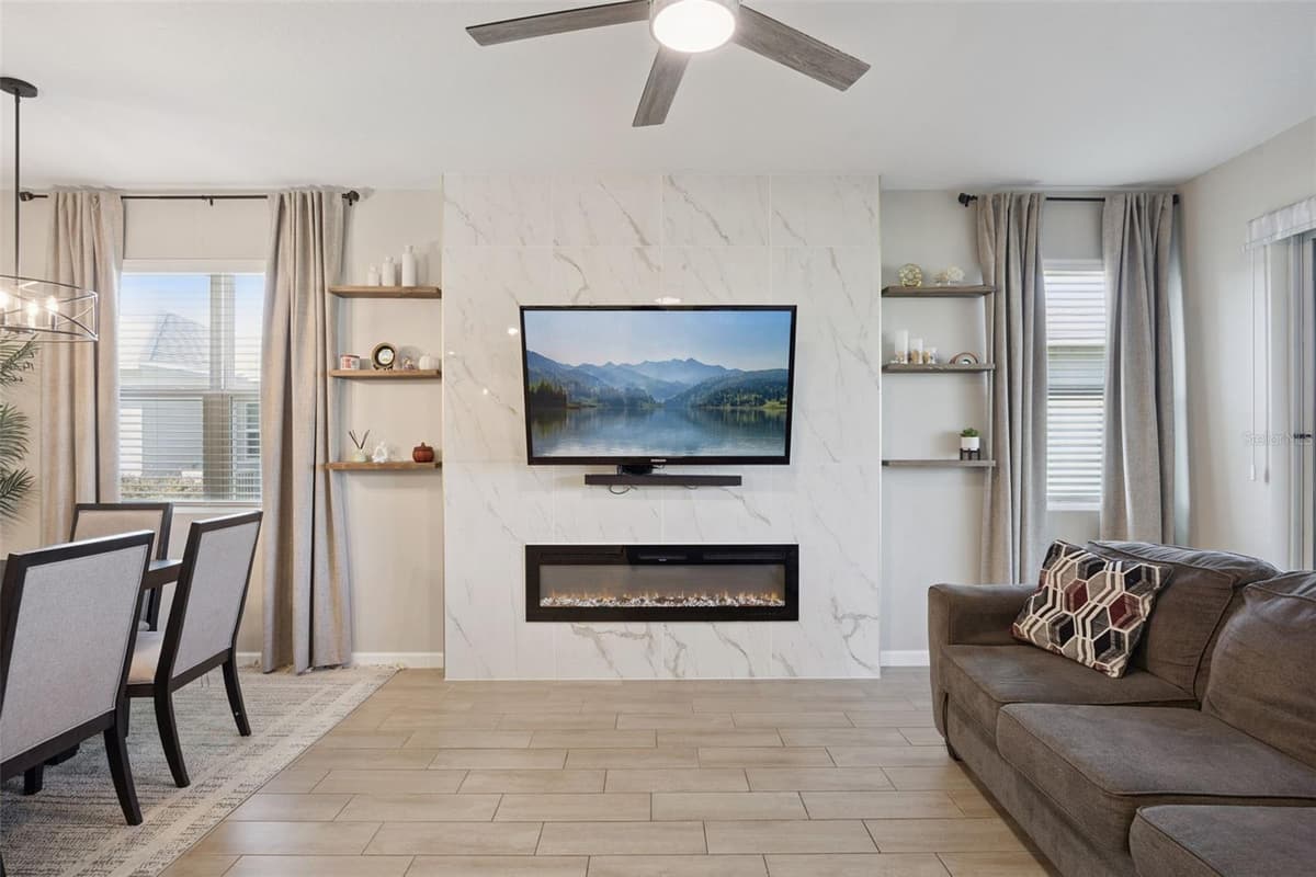 10053 SPRING LAKE DRIVE — photo 5 of 33