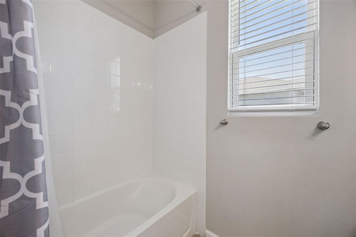 10053 SPRING LAKE DRIVE — photo 20 of 33