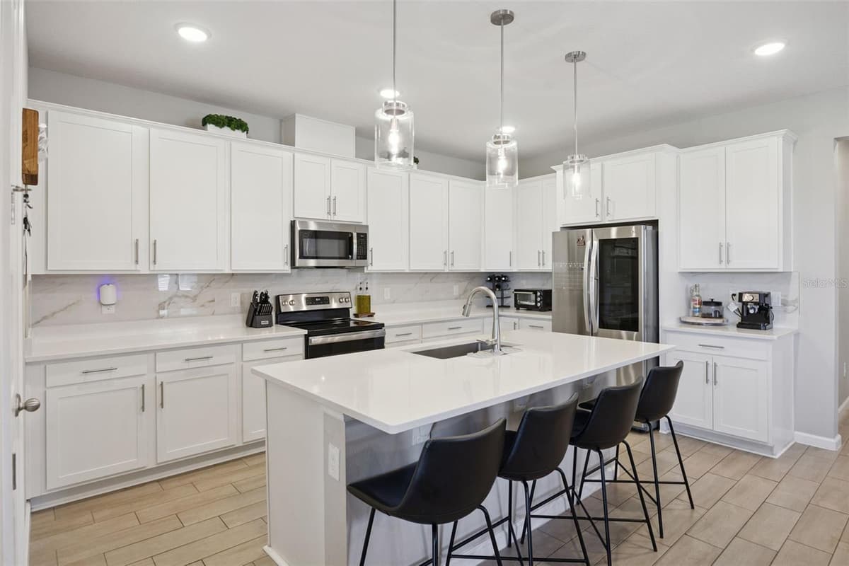 10053 SPRING LAKE DRIVE — photo 9 of 33