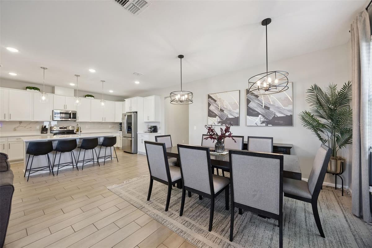 10053 SPRING LAKE DRIVE — photo 7 of 33