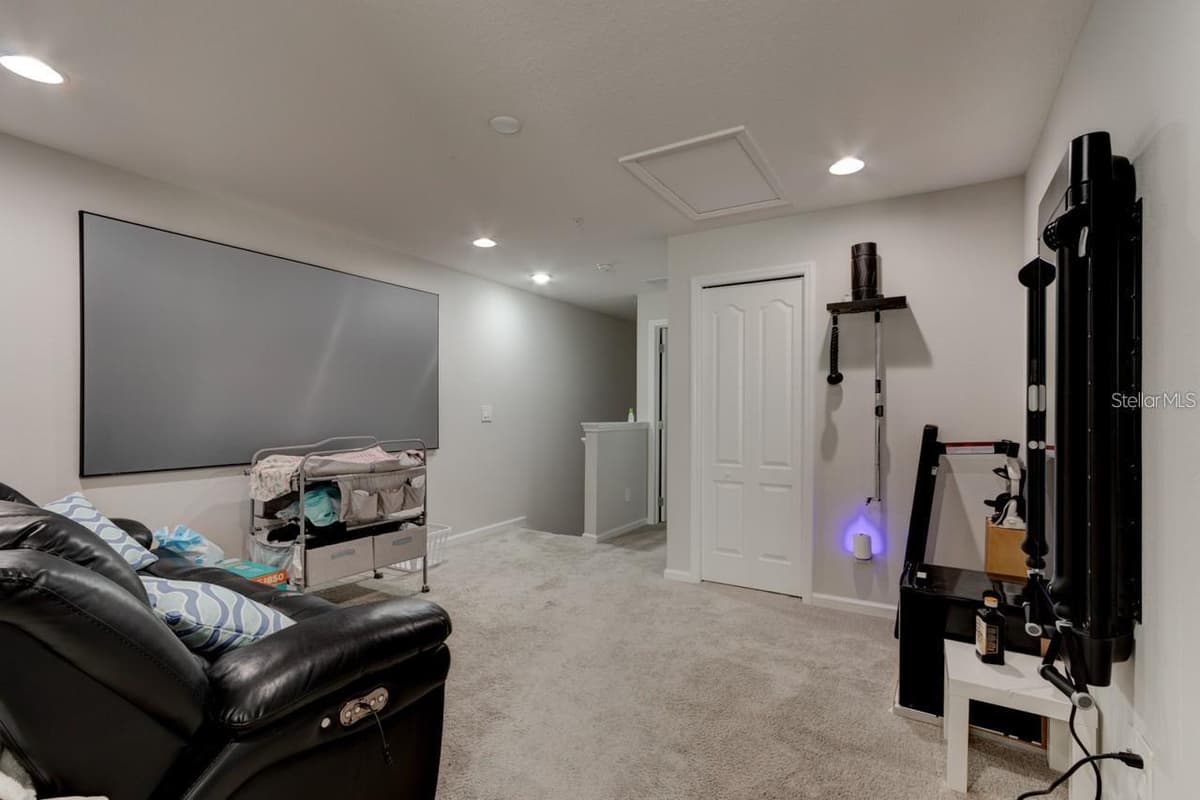 287 CAPE HONEYSUCKLE PLACE — photo 12 of 20