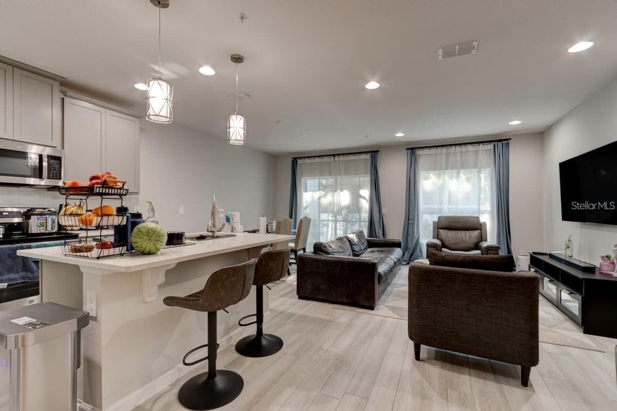 287 CAPE HONEYSUCKLE PLACE — photo 4 of 20