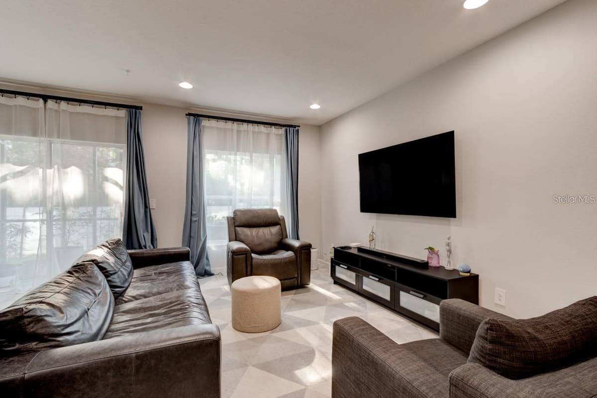 287 CAPE HONEYSUCKLE PLACE — photo 5 of 20