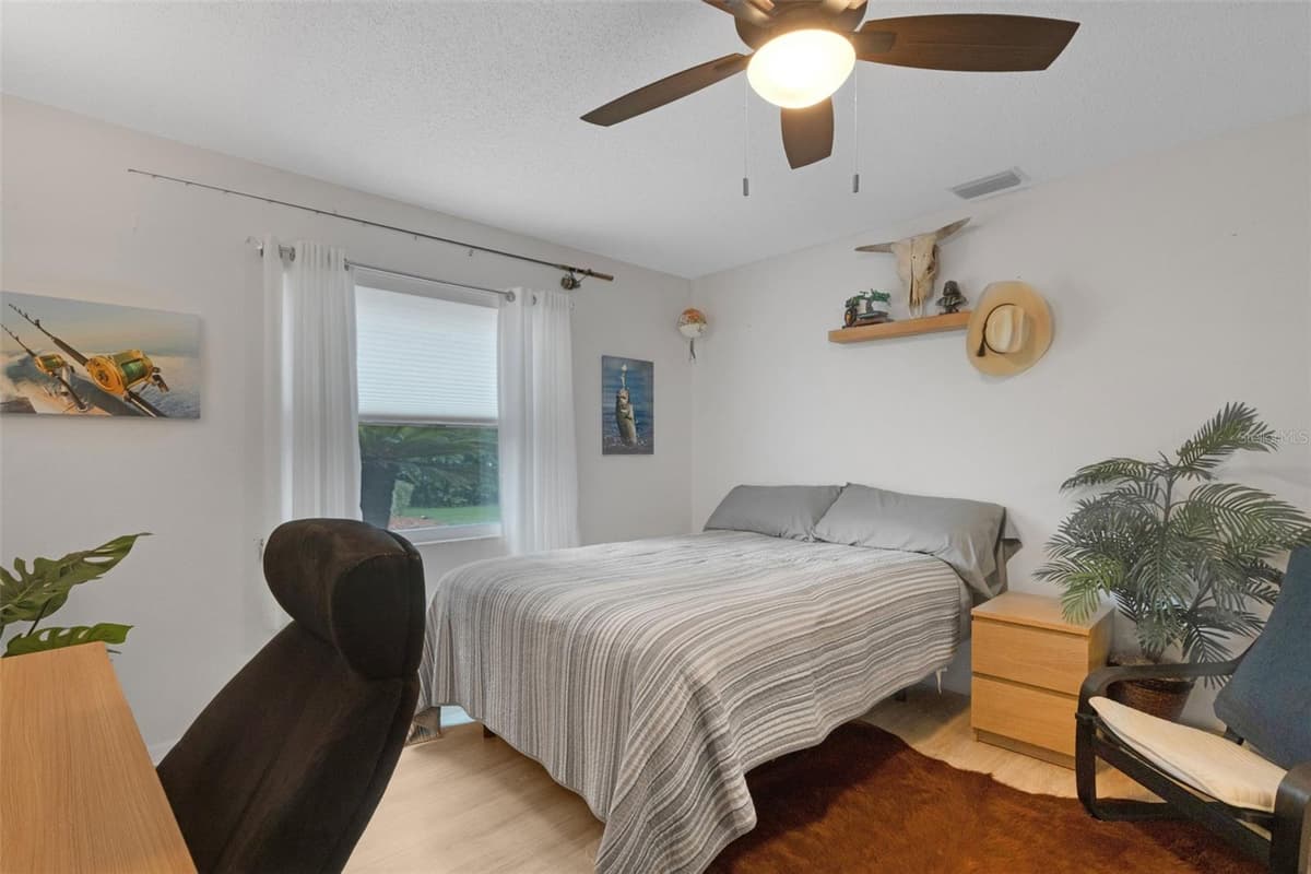 6104 NICOLE DRIVE — photo 32 of 70