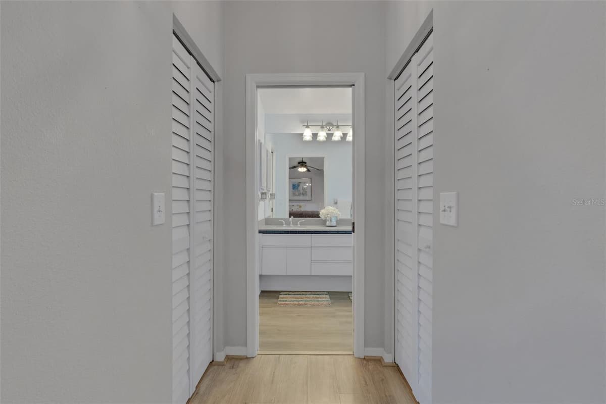 6104 NICOLE DRIVE — photo 27 of 70