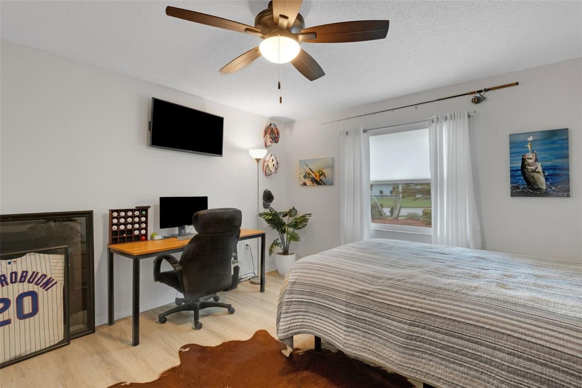 6104 NICOLE DRIVE — photo 33 of 70