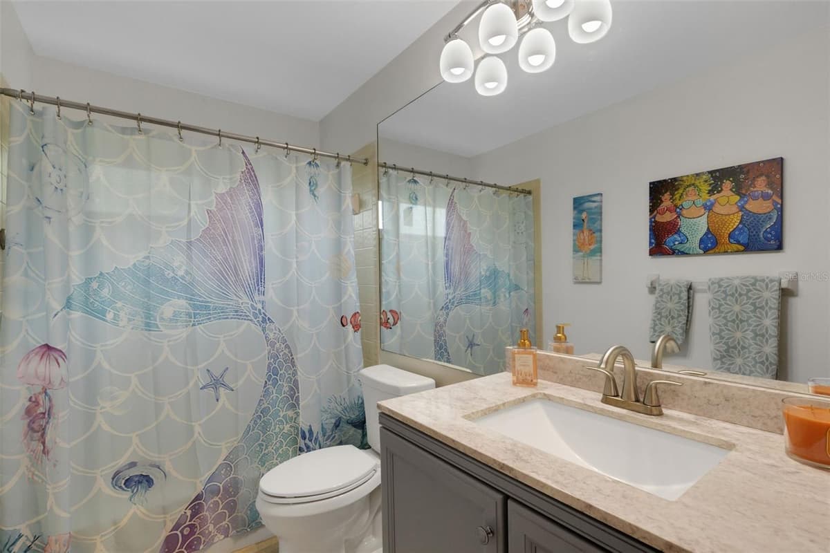 6104 NICOLE DRIVE — photo 37 of 70