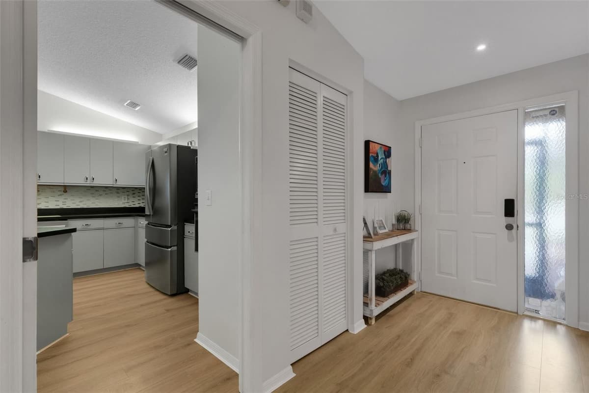 6104 NICOLE DRIVE — photo 30 of 70