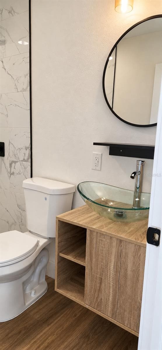 503 WYLLY AVENUE — photo 16 of 21