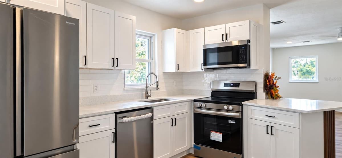 503 WYLLY AVENUE — photo 13 of 21