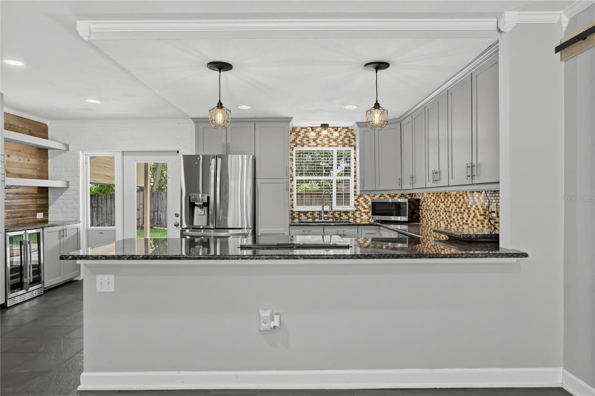 312 HORMIGAS STREET — photo 10 of 27