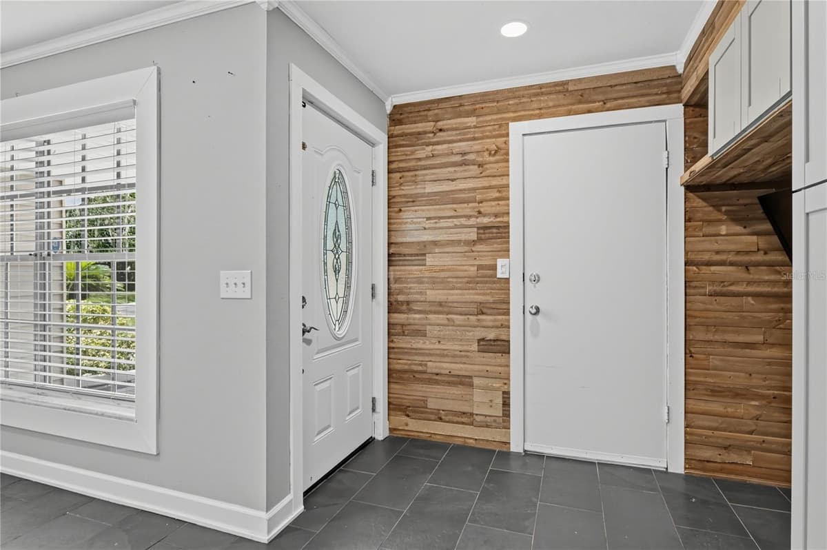 312 HORMIGAS STREET — photo 4 of 27