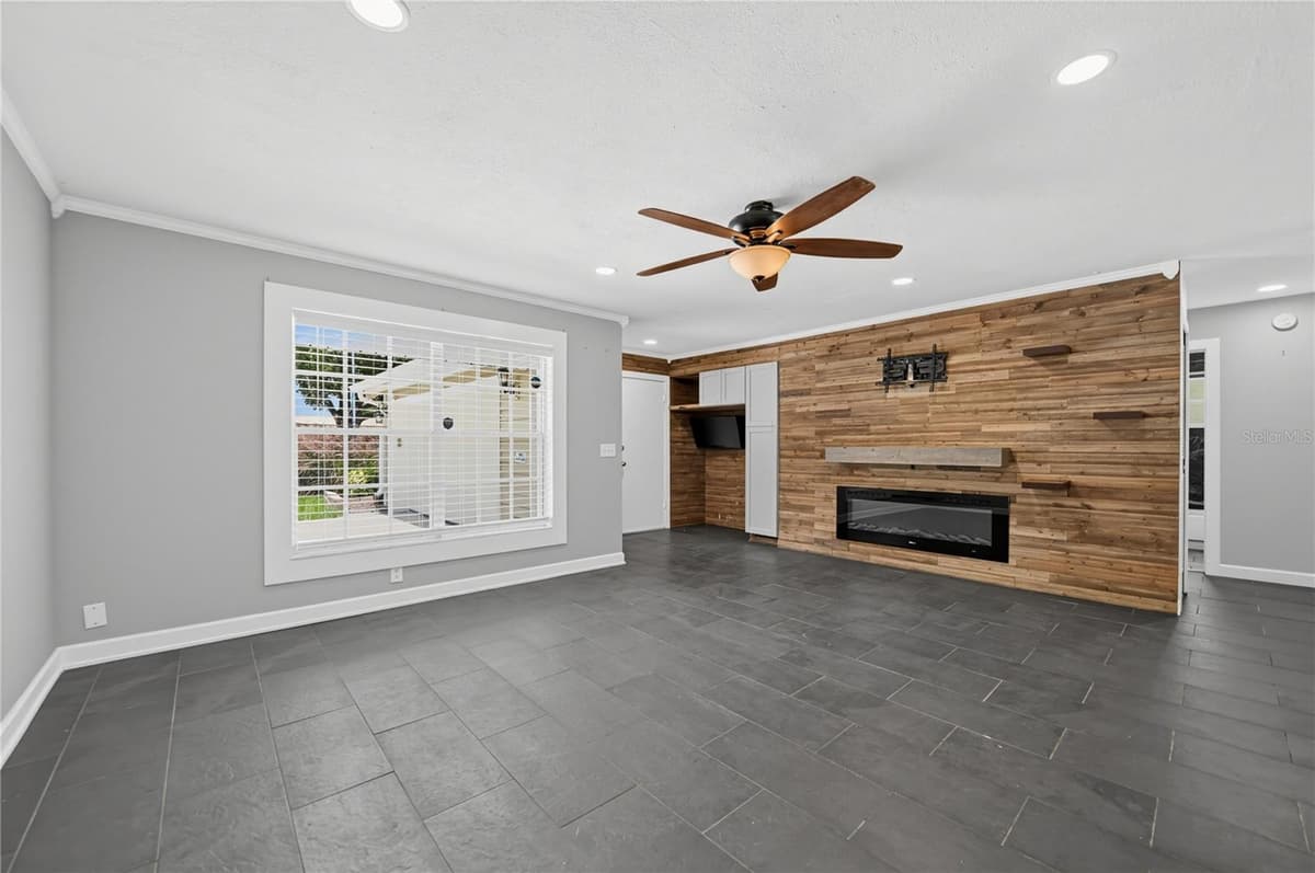 312 HORMIGAS STREET — photo 12 of 27